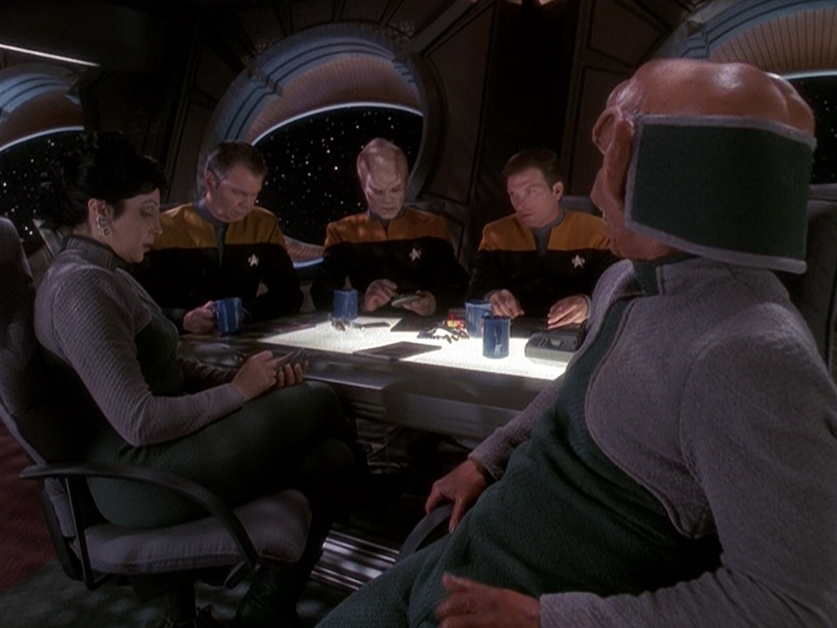 extant_StarTrek_DS9_5x05-TheAssignment_01068.jpg
