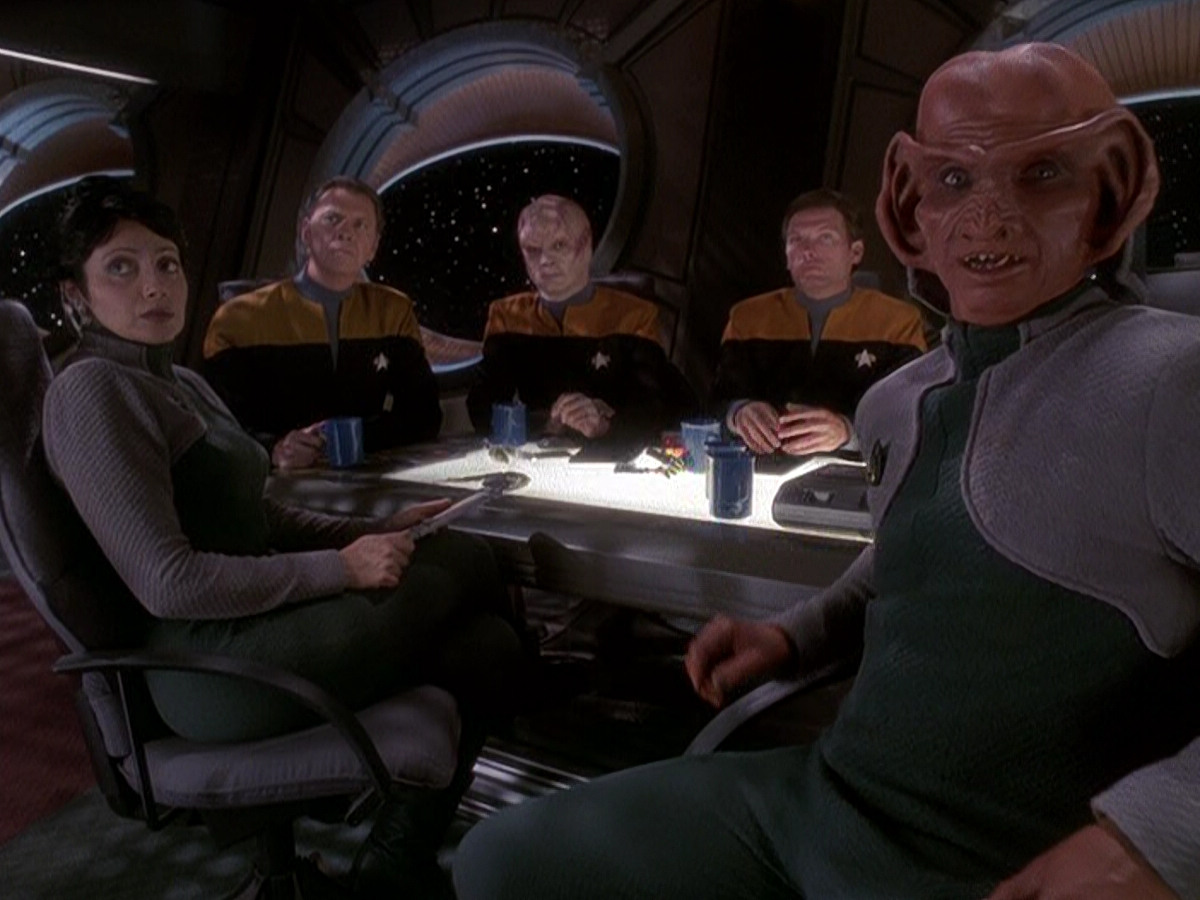 extant_StarTrek_DS9_5x05-TheAssignment_01106.jpg