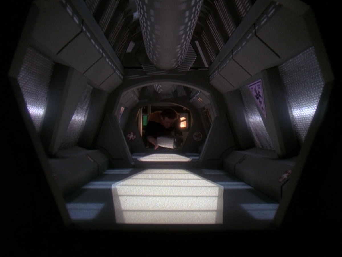 extant_StarTrek_DS9_5x05-TheAssignment_01157.jpg