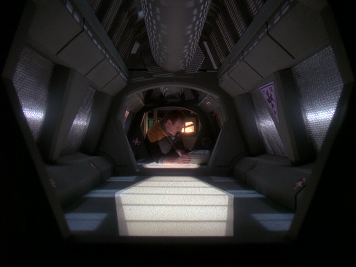 extant_StarTrek_DS9_5x05-TheAssignment_01161.jpg