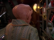extant_StarTrek_DS9_5x05-TheAssignment_00074.jpg