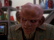 extant_StarTrek_DS9_5x05-TheAssignment_00125.jpg