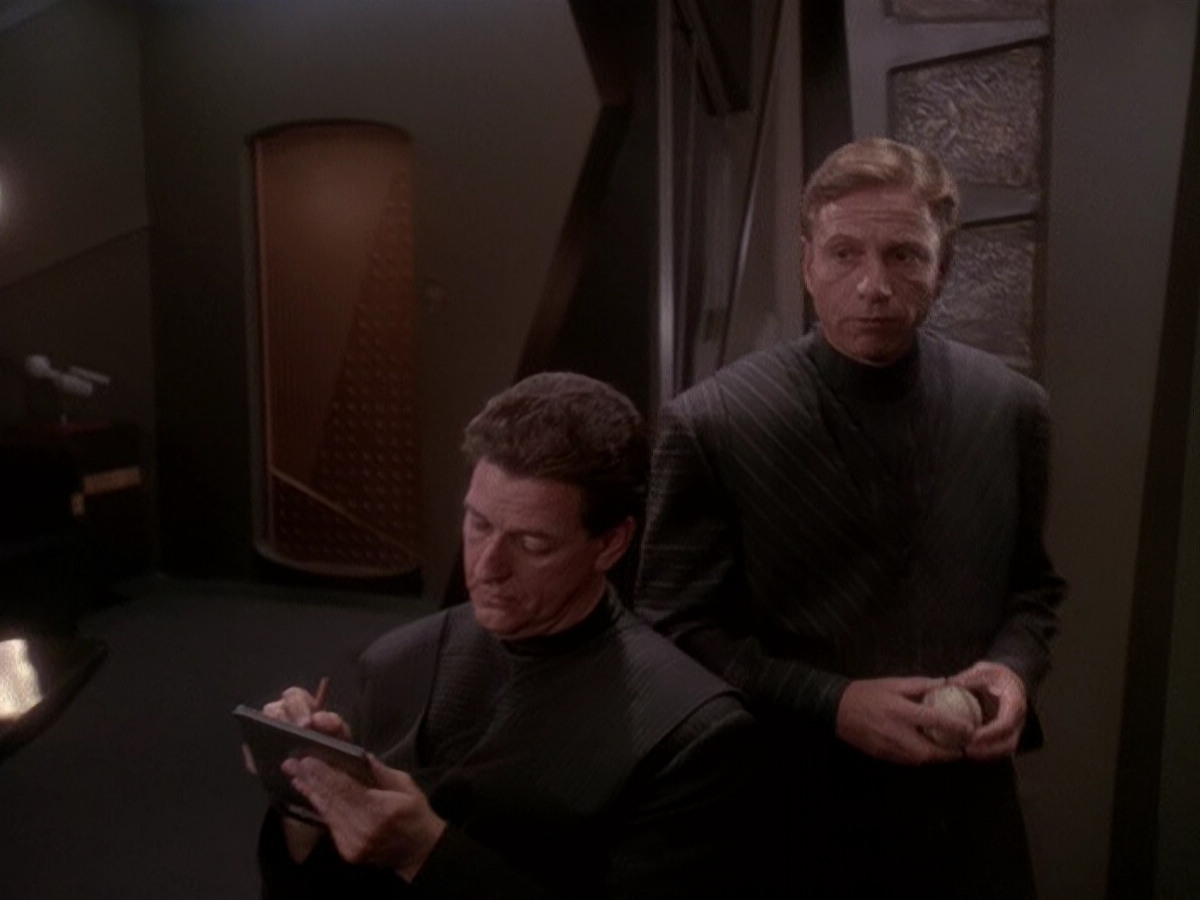 extant_StarTrek_DS9_5x06-TrialsAndTribble-ations_00082.jpg