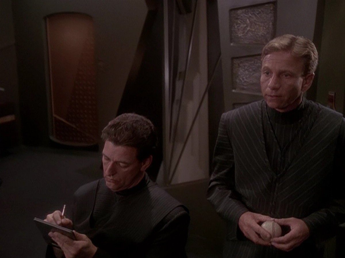 extant_StarTrek_DS9_5x06-TrialsAndTribble-ations_00083.jpg