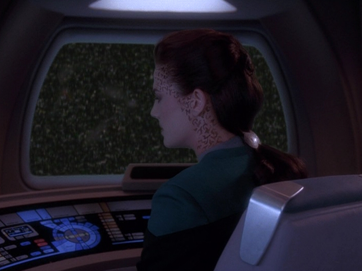 extant_StarTrek_DS9_5x06-TrialsAndTribble-ations_00339.jpg
