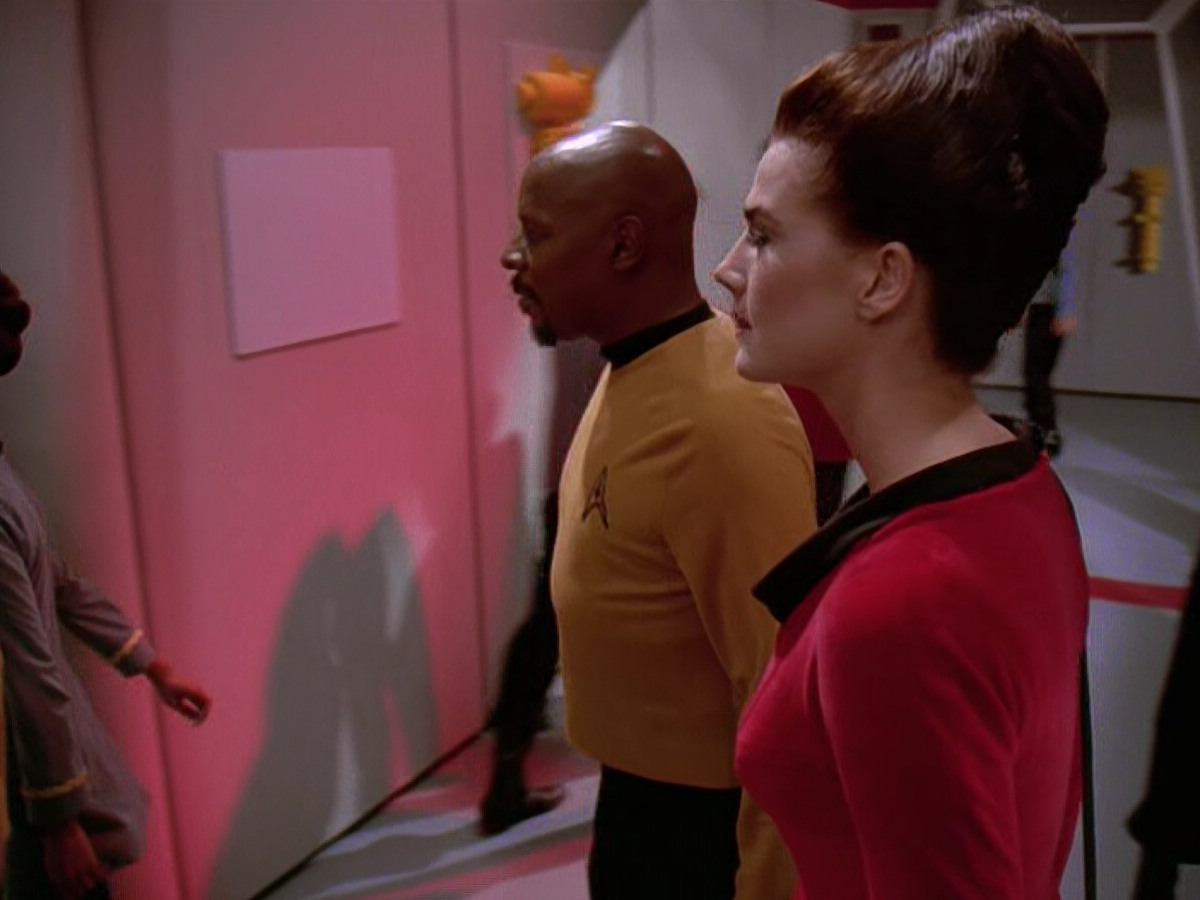 extant_StarTrek_DS9_5x06-TrialsAndTribble-ations_00948.jpg