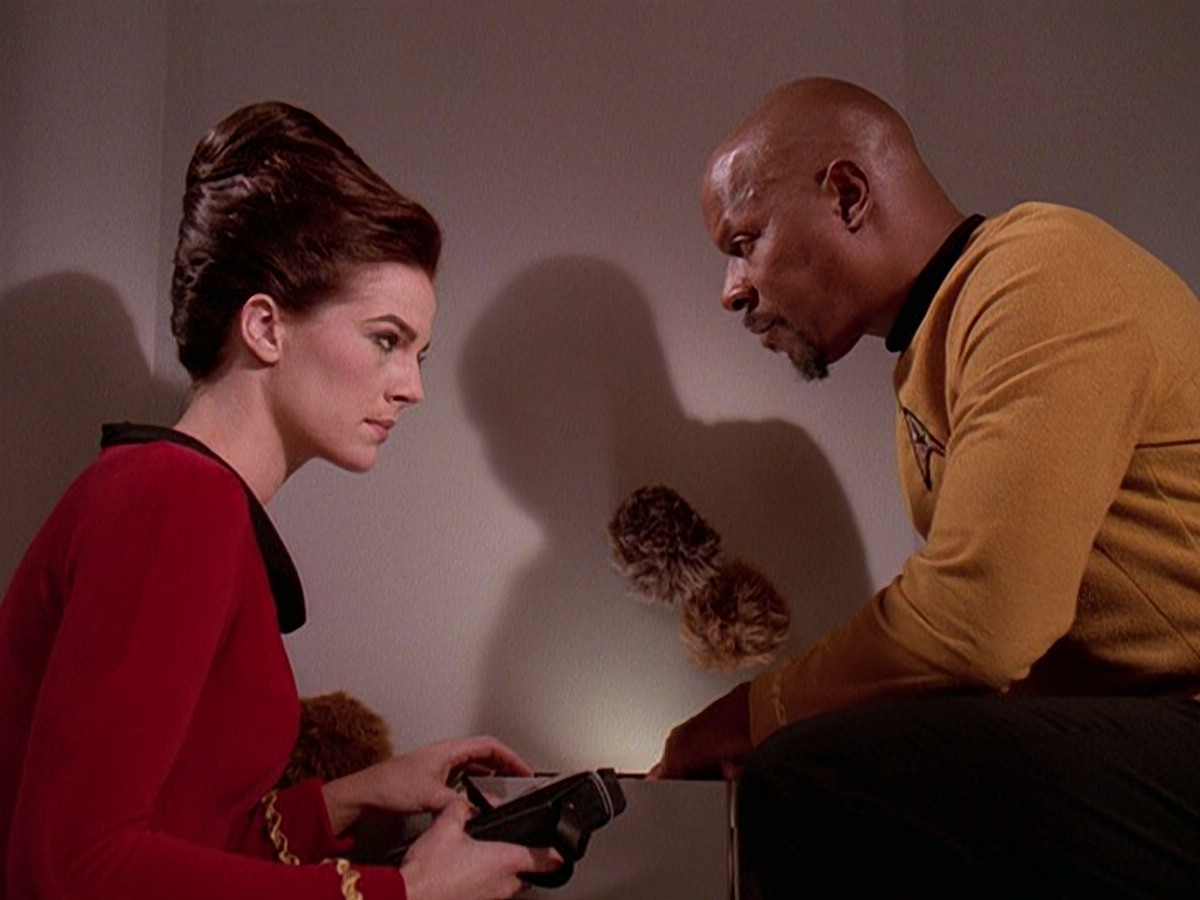 extant_StarTrek_DS9_5x06-TrialsAndTribble-ations_02872.jpg