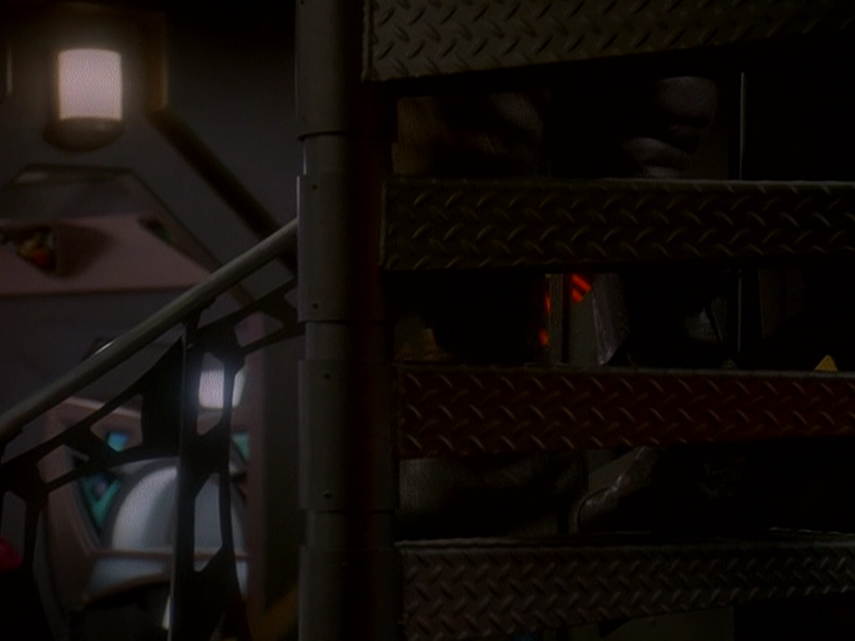 extant_StarTrek_DS9_5x07-LetHeWhoIsWithoutSin_00002.jpg