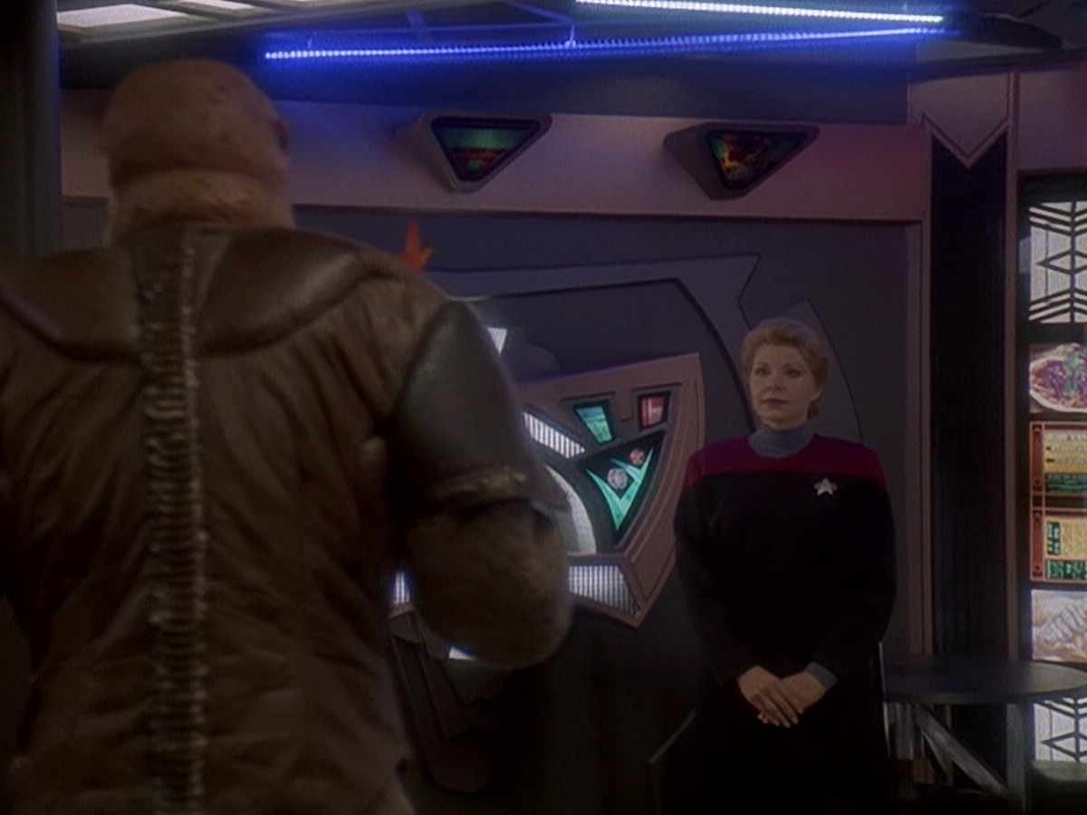 extant_StarTrek_DS9_5x07-LetHeWhoIsWithoutSin_00014.jpg