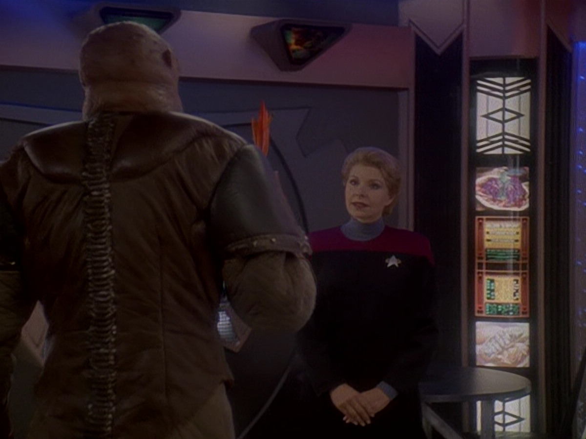 extant_StarTrek_DS9_5x07-LetHeWhoIsWithoutSin_00016.jpg