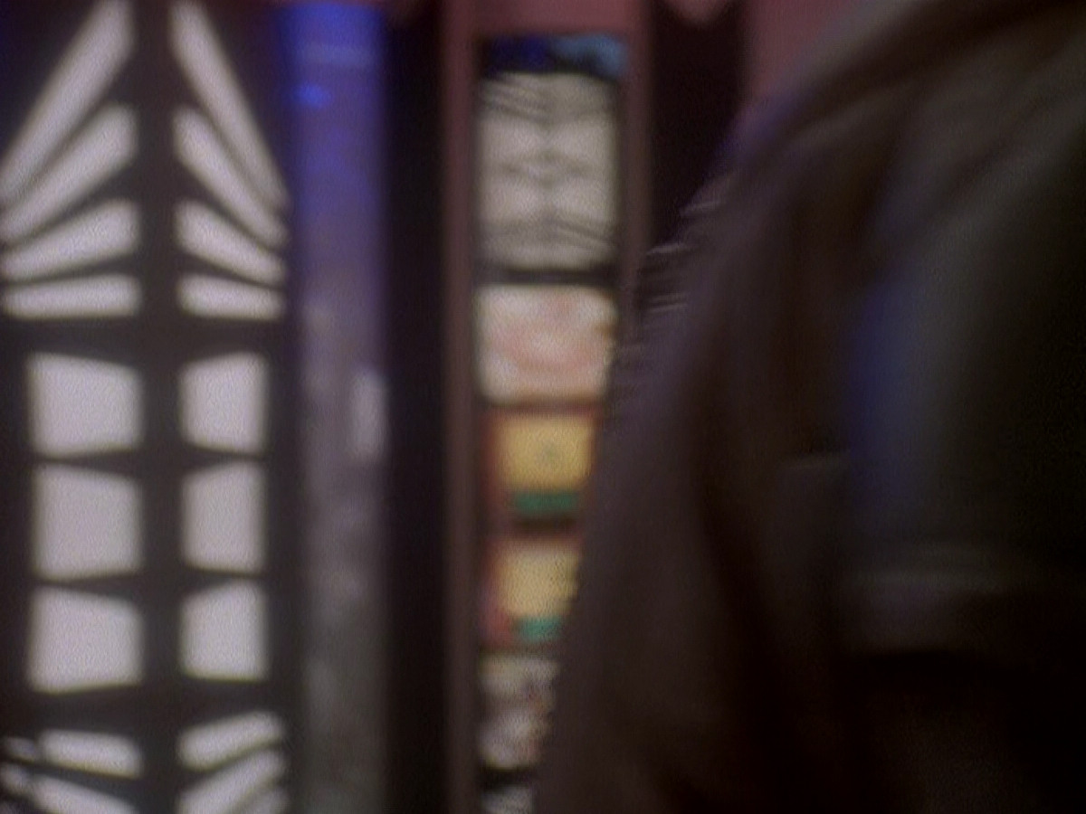 extant_StarTrek_DS9_5x07-LetHeWhoIsWithoutSin_00027.jpg