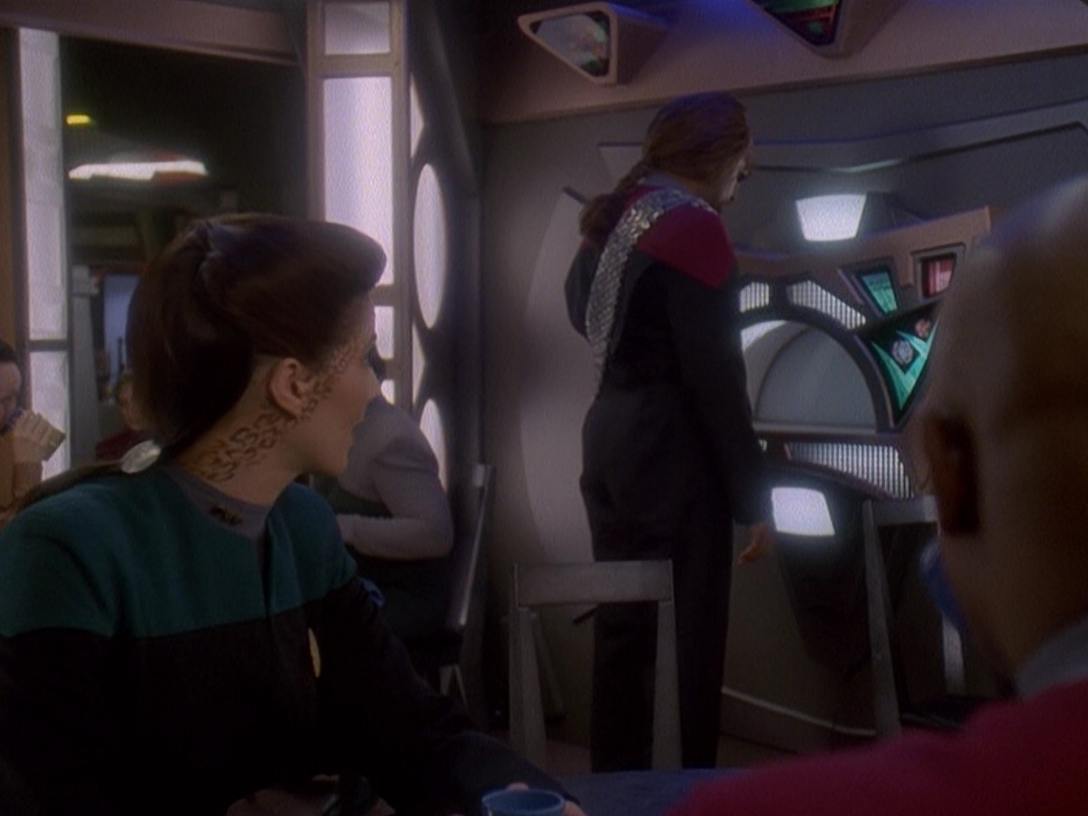 extant_StarTrek_DS9_5x07-LetHeWhoIsWithoutSin_00173.jpg