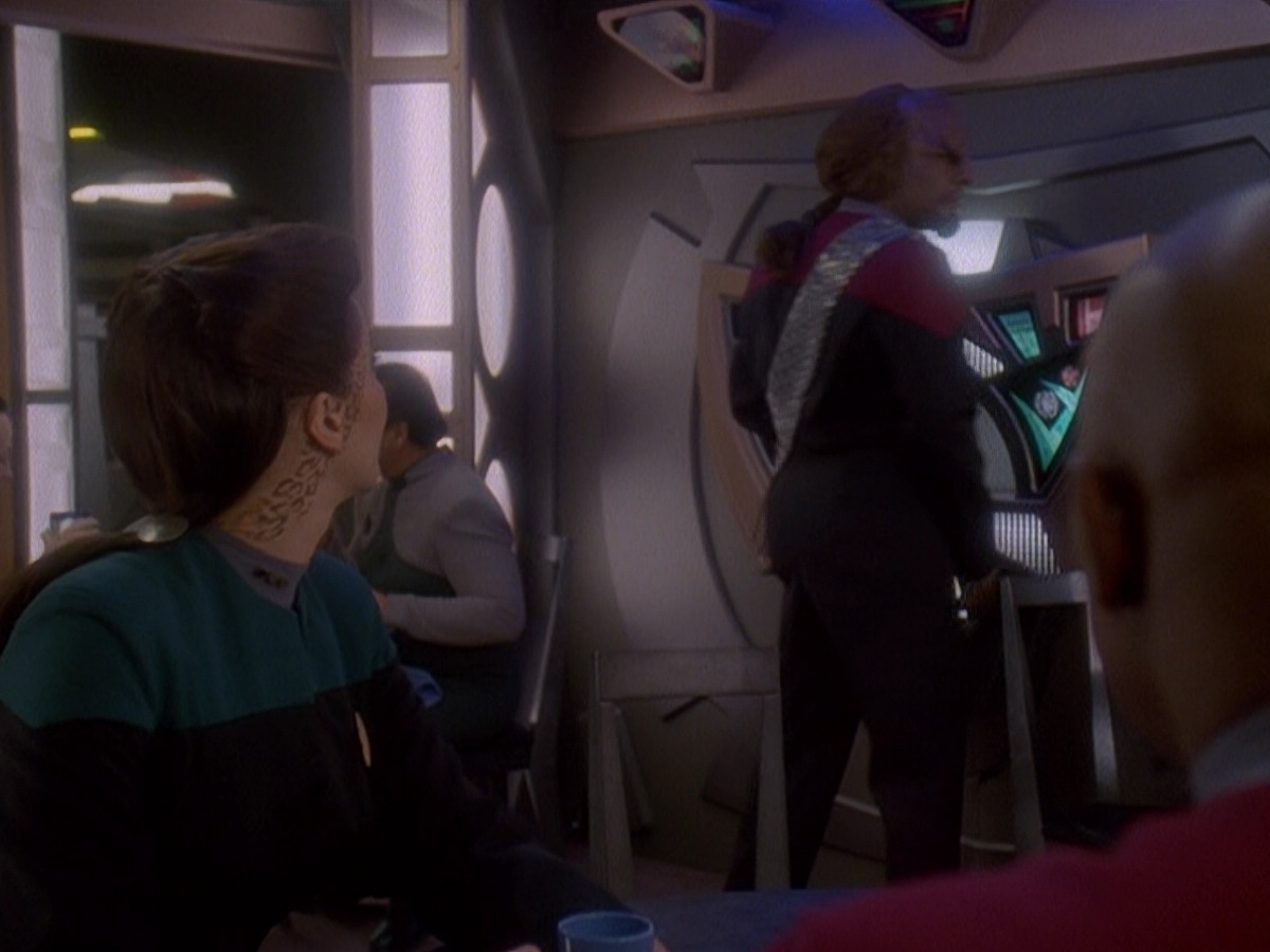 extant_StarTrek_DS9_5x07-LetHeWhoIsWithoutSin_00180.jpg