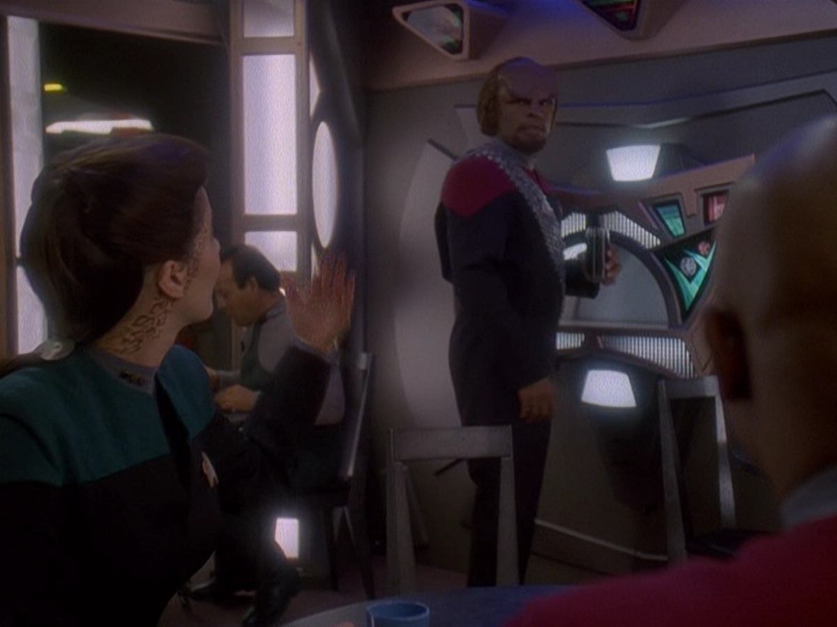 extant_StarTrek_DS9_5x07-LetHeWhoIsWithoutSin_00181.jpg