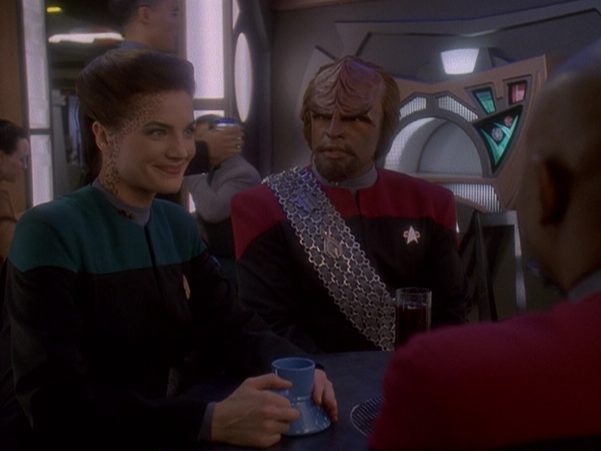 extant_StarTrek_DS9_5x07-LetHeWhoIsWithoutSin_00198.jpg