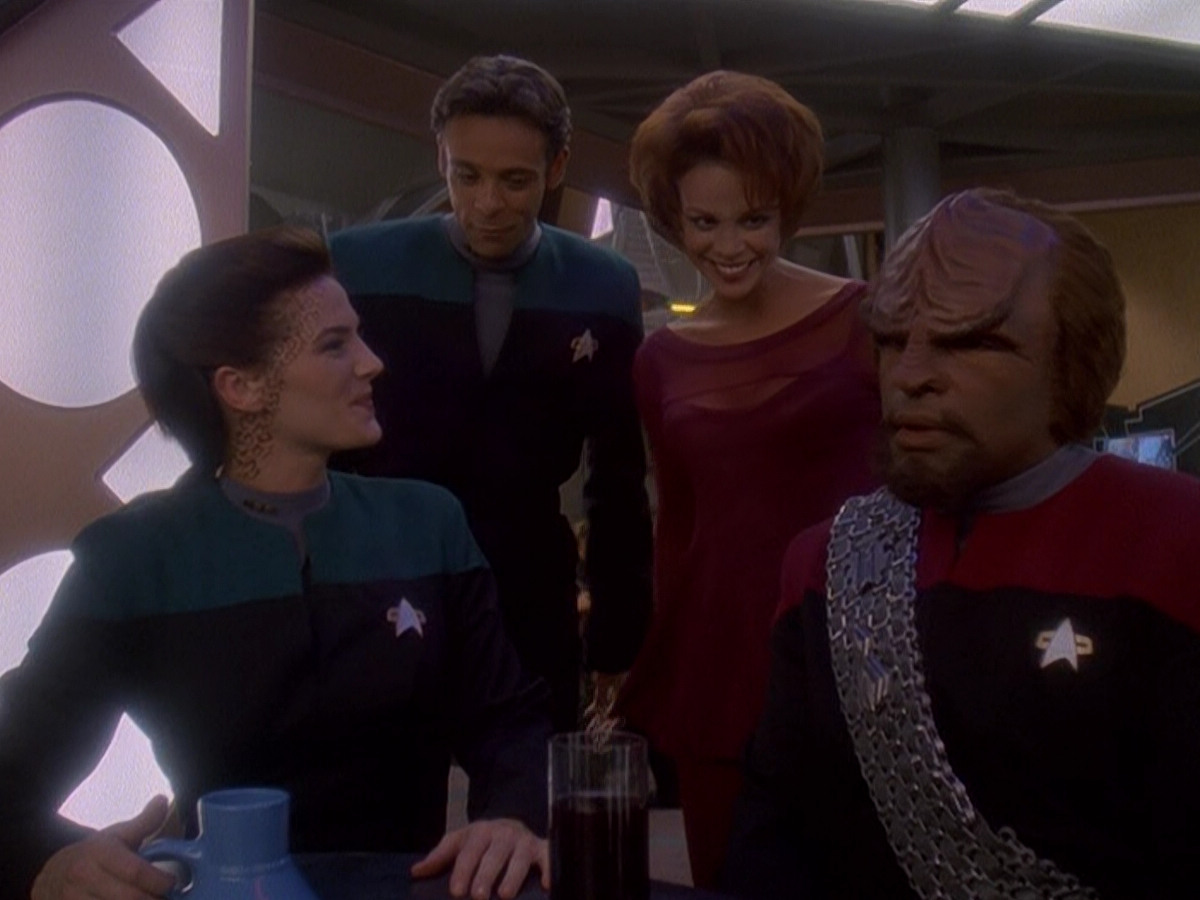 extant_StarTrek_DS9_5x07-LetHeWhoIsWithoutSin_00307.jpg