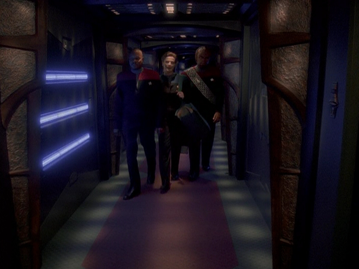 extant_StarTrek_DS9_5x07-LetHeWhoIsWithoutSin_00380.jpg
