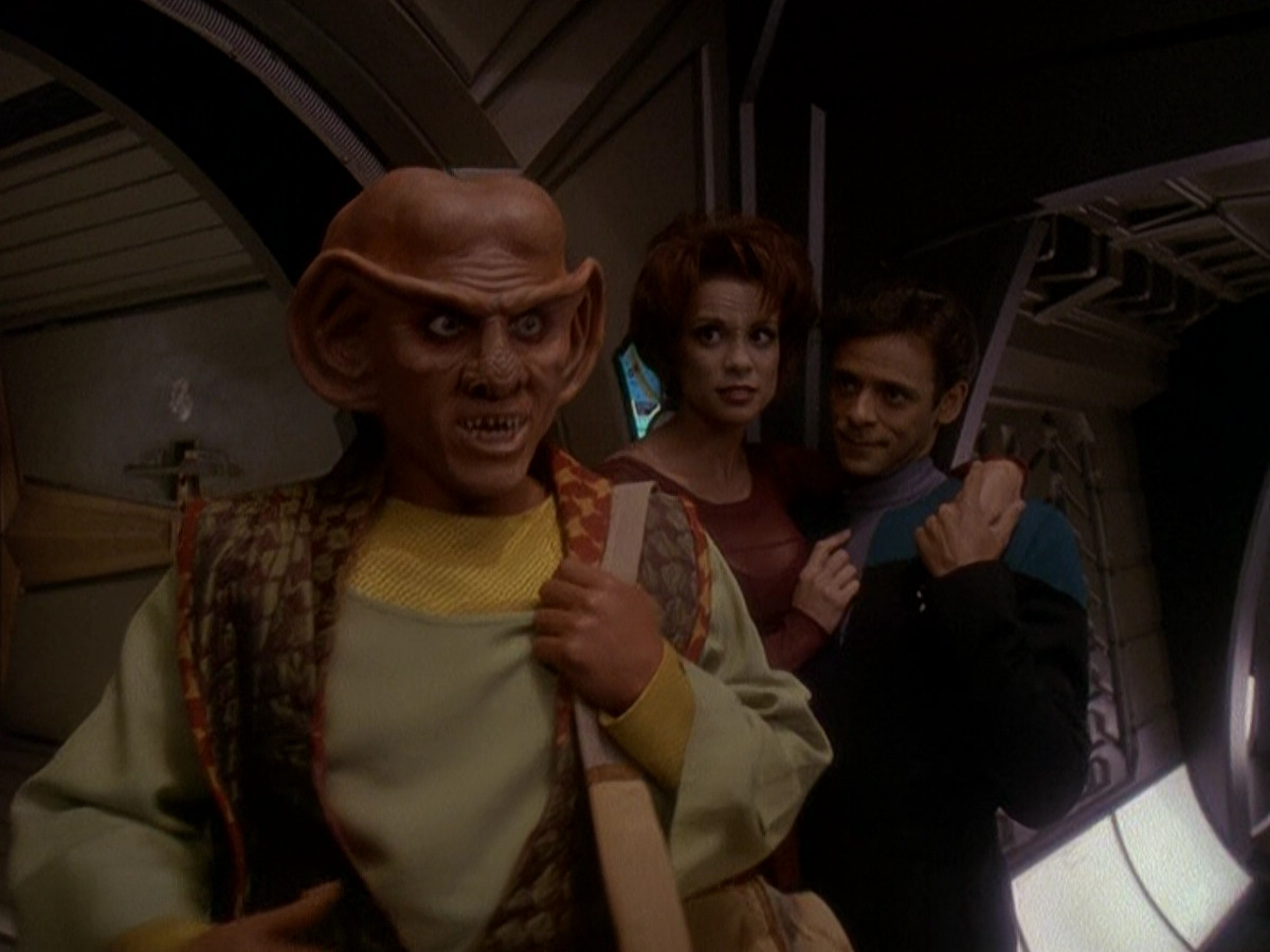 extant_StarTrek_DS9_5x07-LetHeWhoIsWithoutSin_00437.jpg
