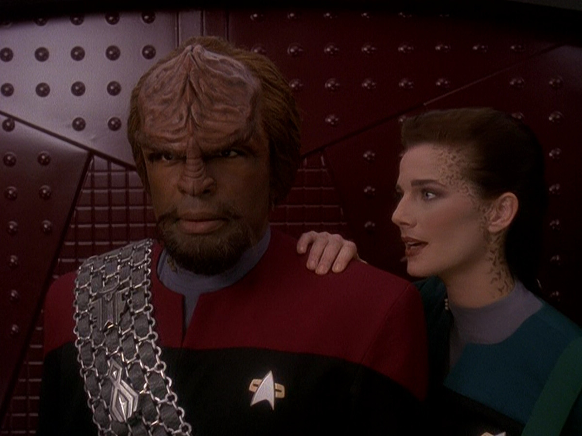extant_StarTrek_DS9_5x07-LetHeWhoIsWithoutSin_00456.jpg