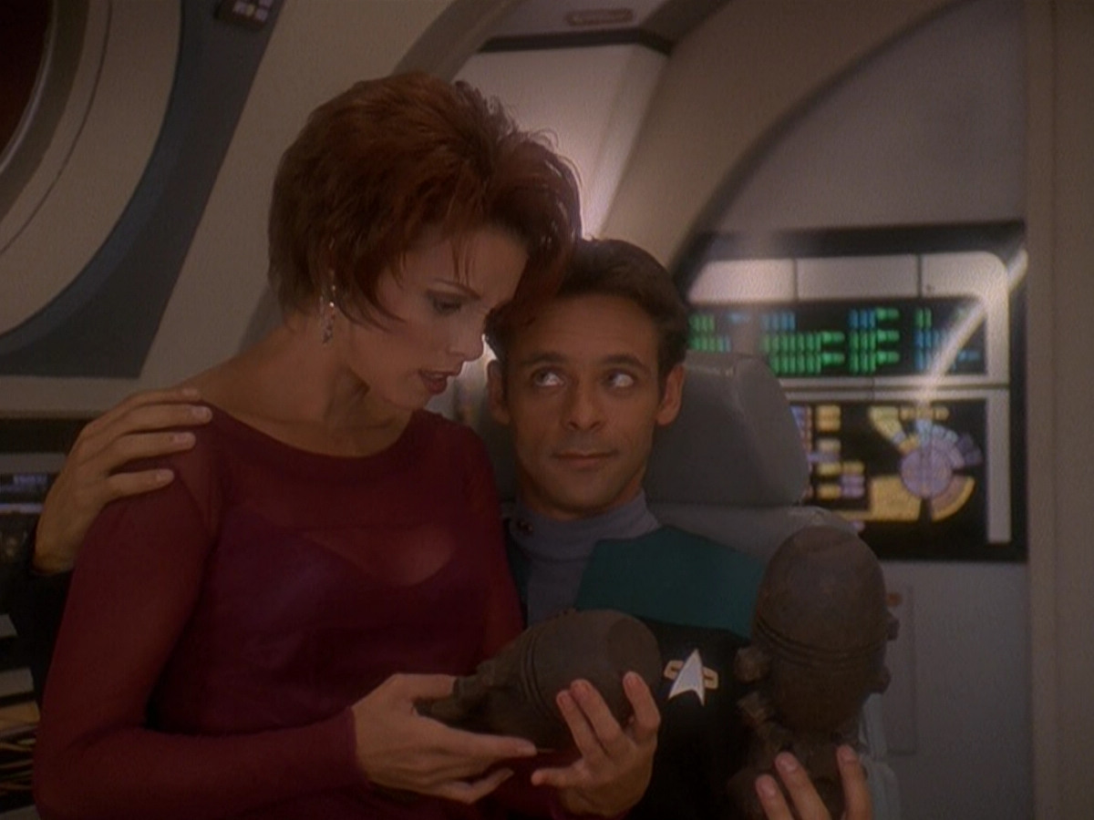 extant_StarTrek_DS9_5x07-LetHeWhoIsWithoutSin_00770.jpg