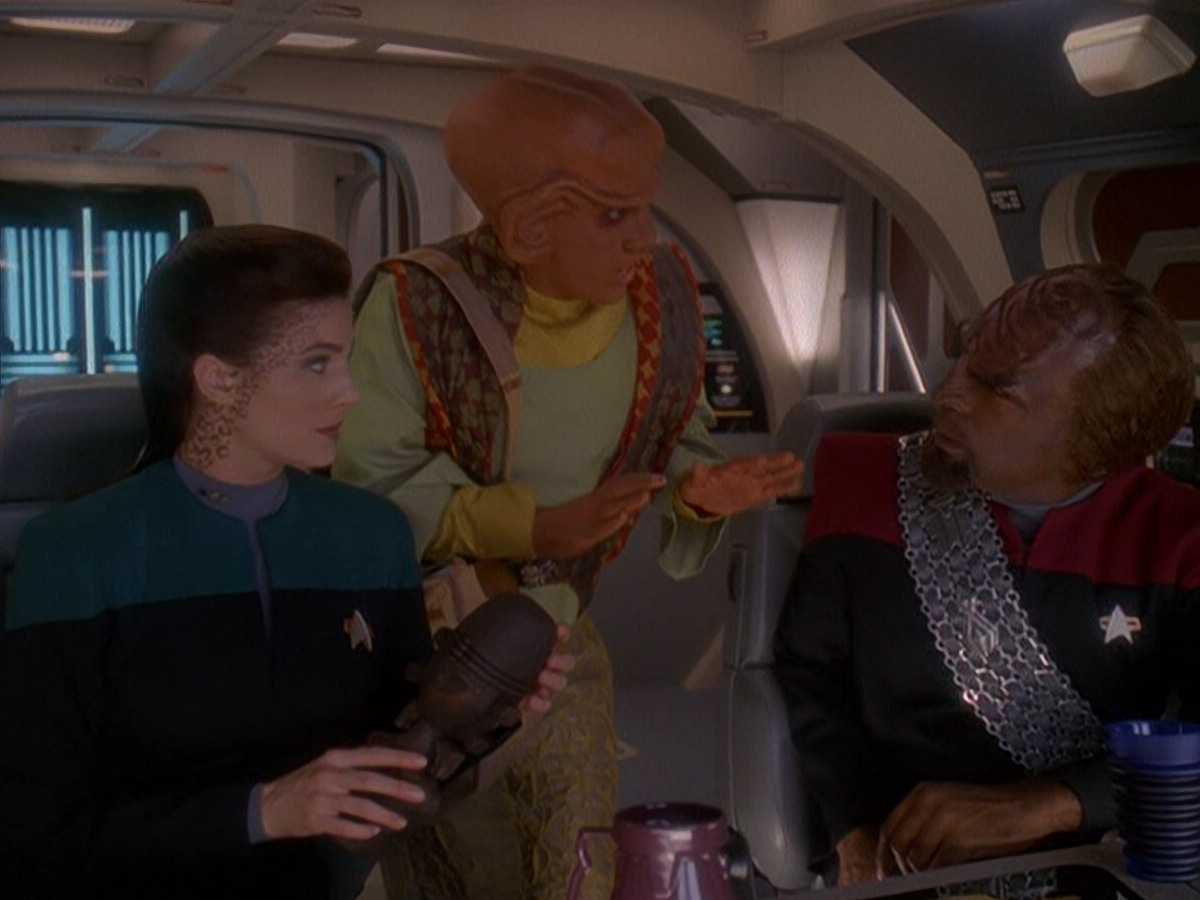 extant_StarTrek_DS9_5x07-LetHeWhoIsWithoutSin_00784.jpg