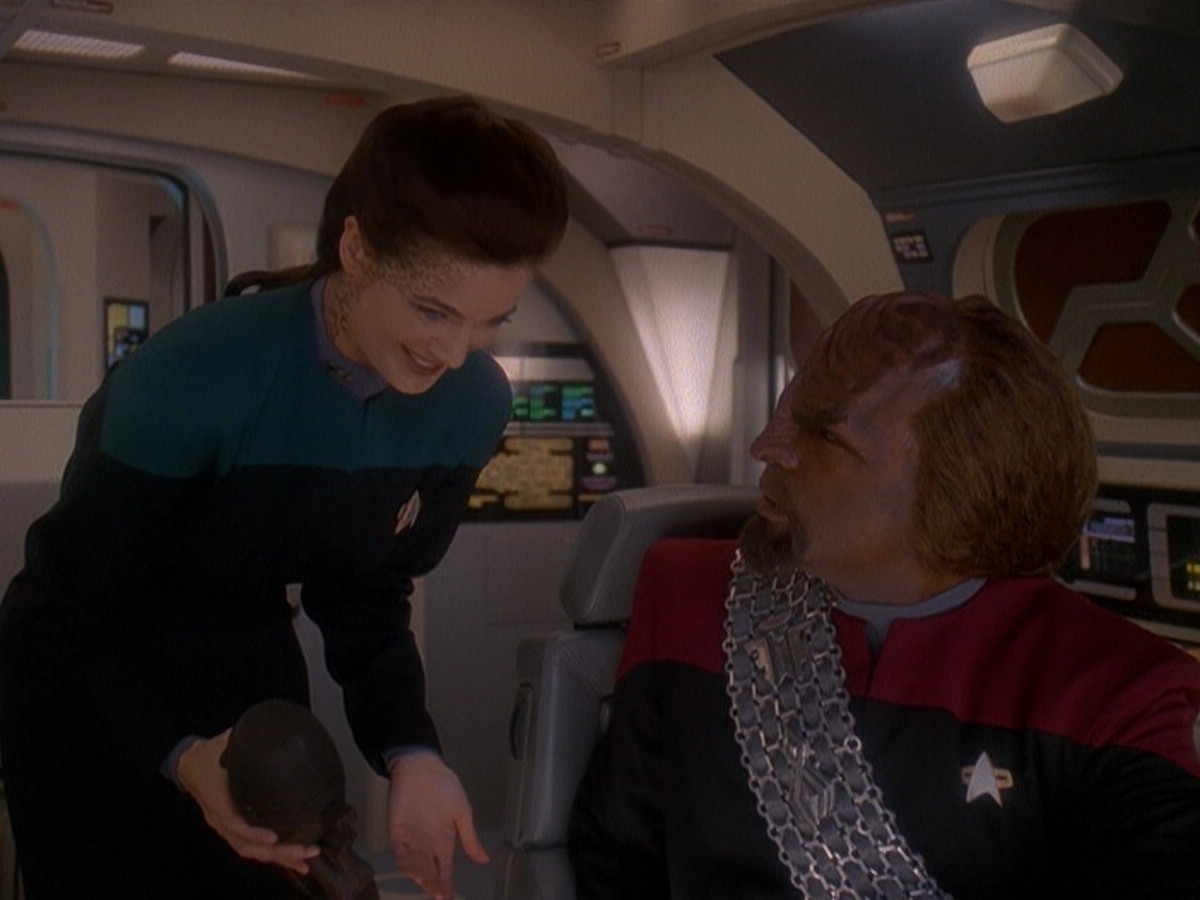extant_StarTrek_DS9_5x07-LetHeWhoIsWithoutSin_00801.jpg