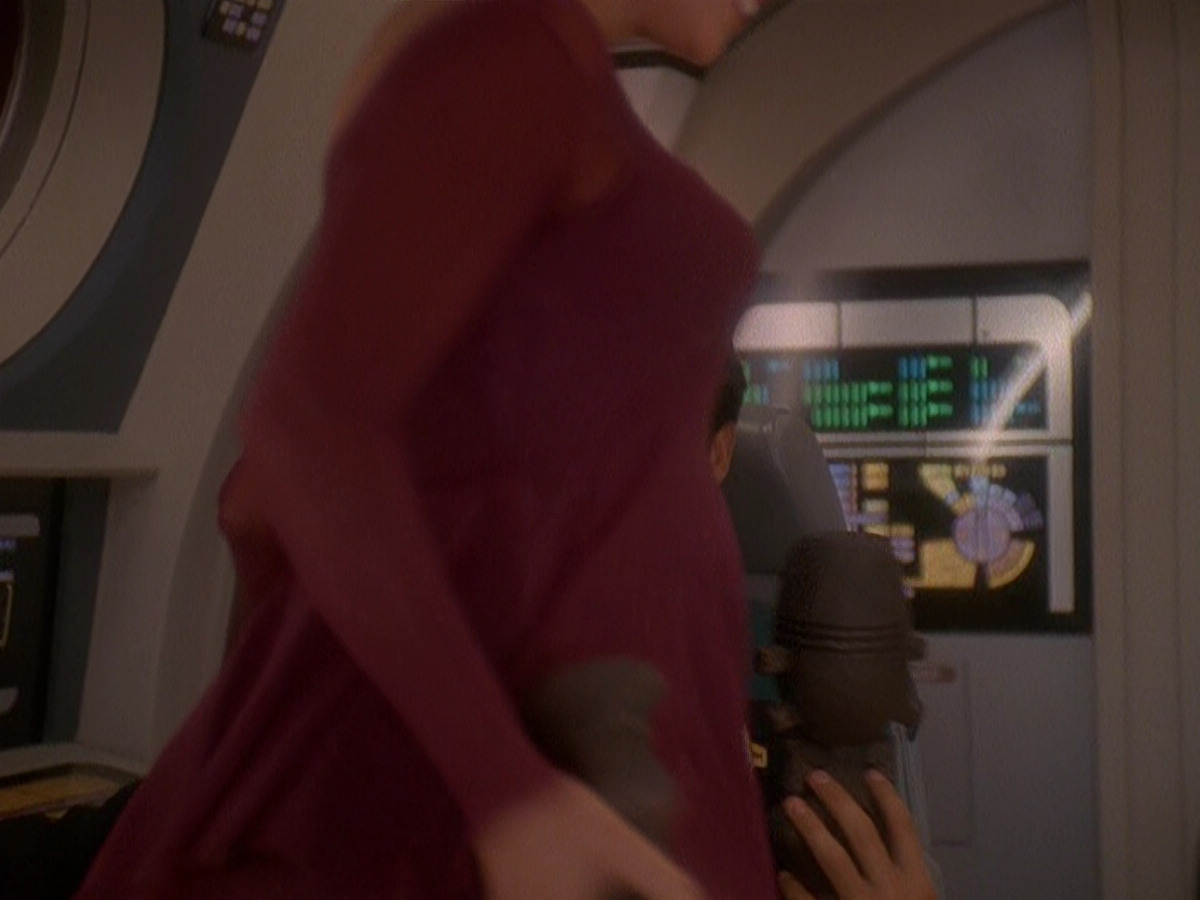 extant_StarTrek_DS9_5x07-LetHeWhoIsWithoutSin_00809.jpg