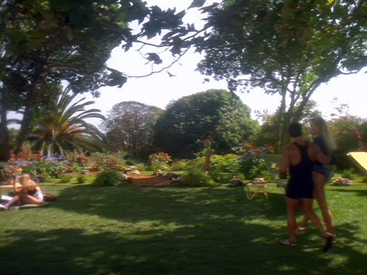 extant_StarTrek_DS9_5x07-LetHeWhoIsWithoutSin_00840.jpg