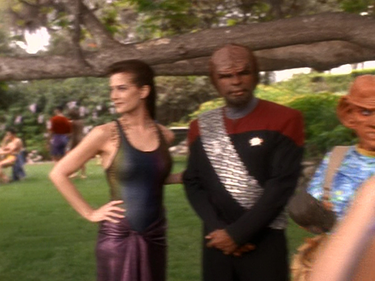 extant_StarTrek_DS9_5x07-LetHeWhoIsWithoutSin_00871.jpg