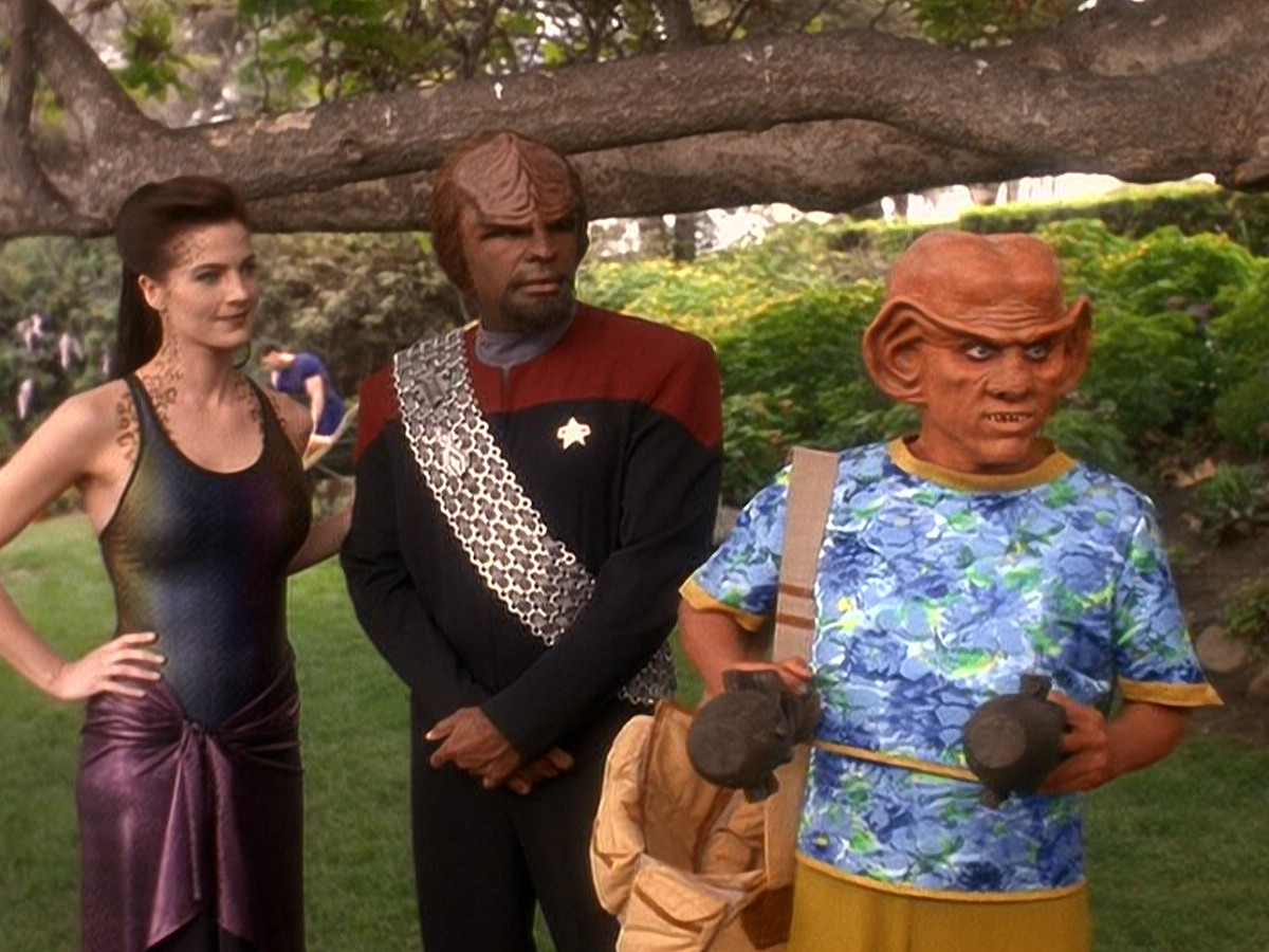 extant_StarTrek_DS9_5x07-LetHeWhoIsWithoutSin_00874.jpg