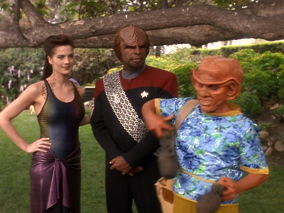 extant_StarTrek_DS9_5x07-LetHeWhoIsWithoutSin_00877.jpg