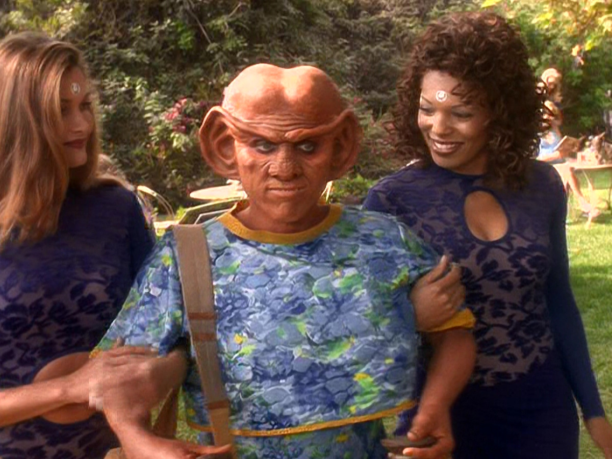 extant_StarTrek_DS9_5x07-LetHeWhoIsWithoutSin_00897.jpg