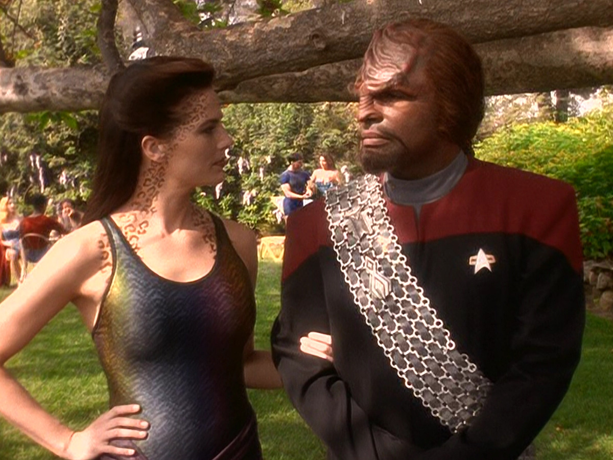 extant_StarTrek_DS9_5x07-LetHeWhoIsWithoutSin_00907.jpg
