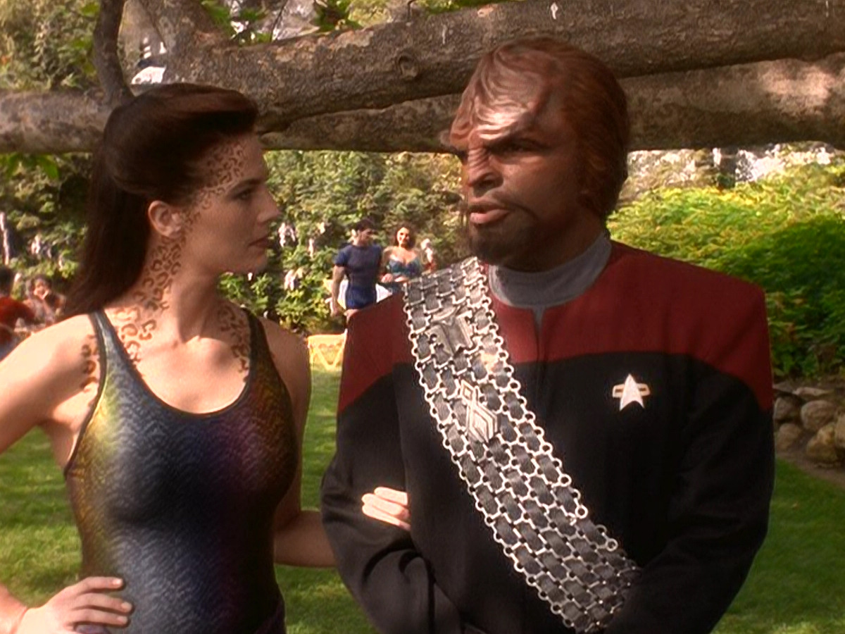 extant_StarTrek_DS9_5x07-LetHeWhoIsWithoutSin_00909.jpg