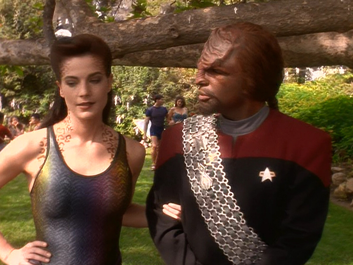 extant_StarTrek_DS9_5x07-LetHeWhoIsWithoutSin_00911.jpg