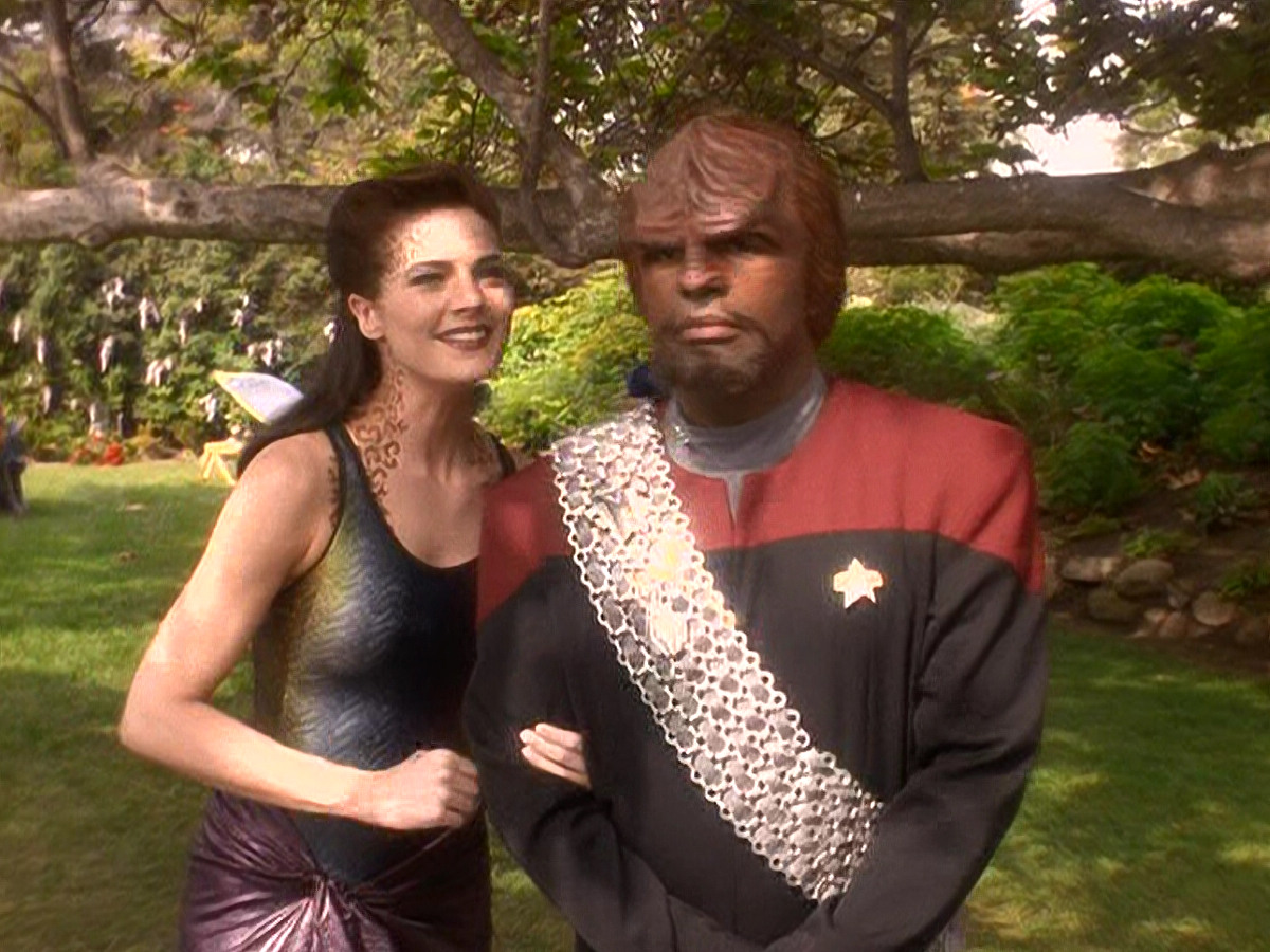extant_StarTrek_DS9_5x07-LetHeWhoIsWithoutSin_00919.jpg