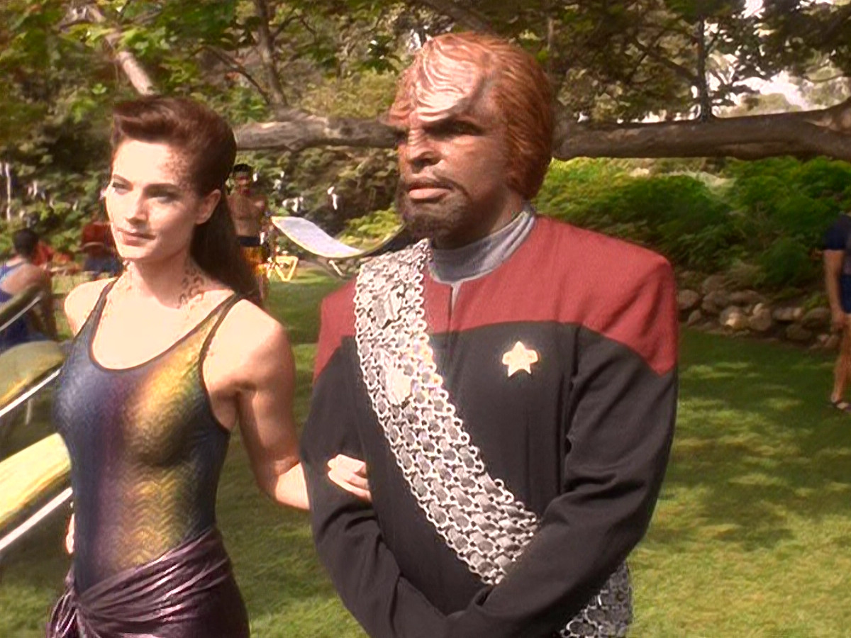 extant_StarTrek_DS9_5x07-LetHeWhoIsWithoutSin_00926.jpg