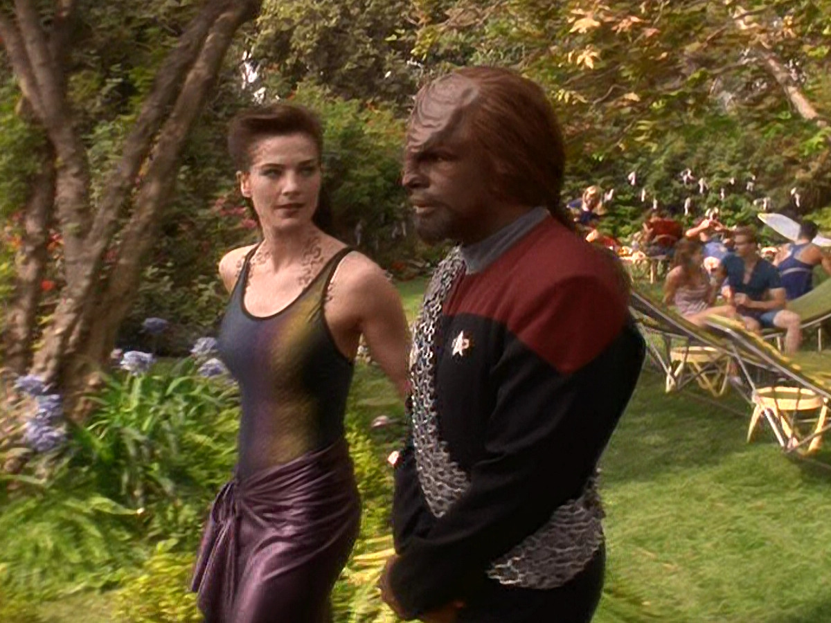 extant_StarTrek_DS9_5x07-LetHeWhoIsWithoutSin_00938.jpg