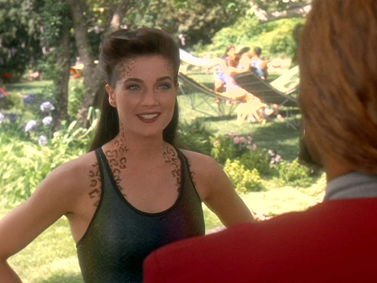extant_StarTrek_DS9_5x07-LetHeWhoIsWithoutSin_00963.jpg