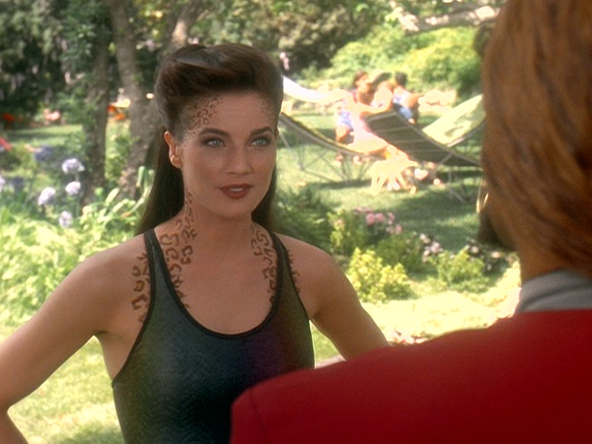 extant_StarTrek_DS9_5x07-LetHeWhoIsWithoutSin_00965.jpg