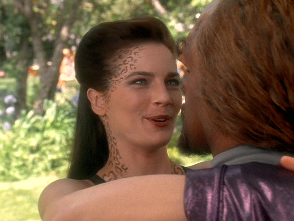 extant_StarTrek_DS9_5x07-LetHeWhoIsWithoutSin_01002.jpg