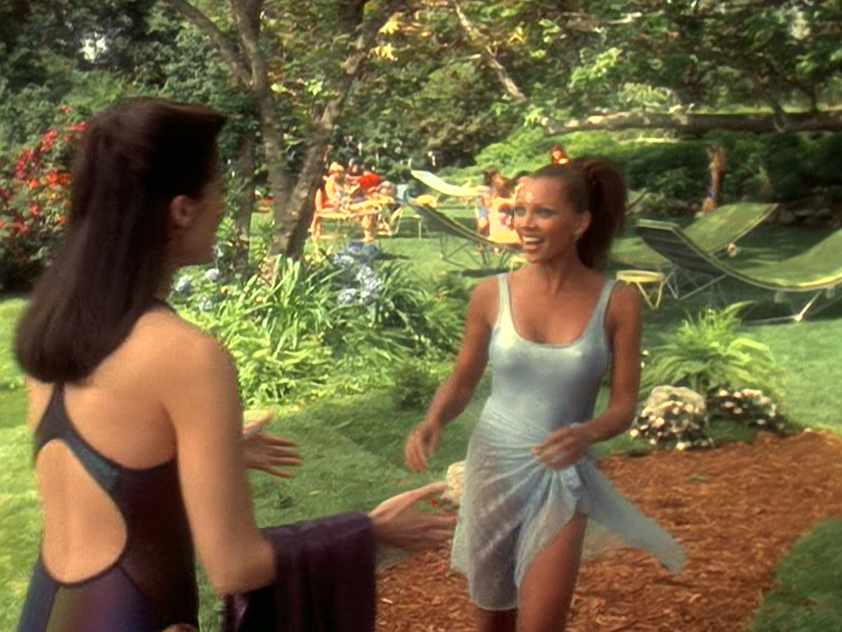 extant_StarTrek_DS9_5x07-LetHeWhoIsWithoutSin_01013.jpg