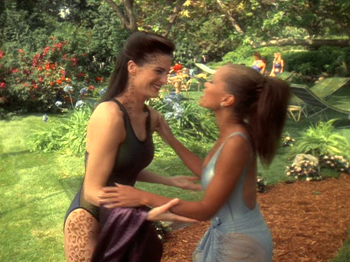 extant_StarTrek_DS9_5x07-LetHeWhoIsWithoutSin_01019.jpg