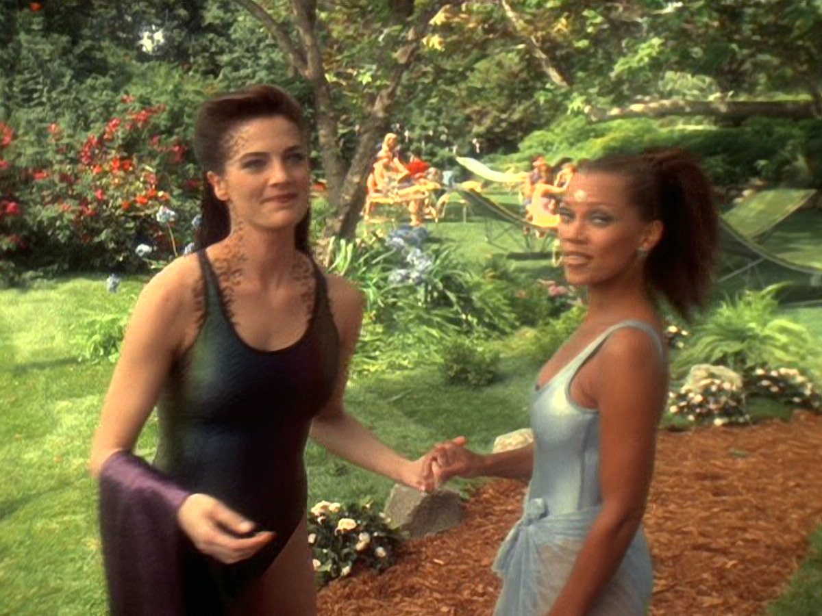extant_StarTrek_DS9_5x07-LetHeWhoIsWithoutSin_01028.jpg