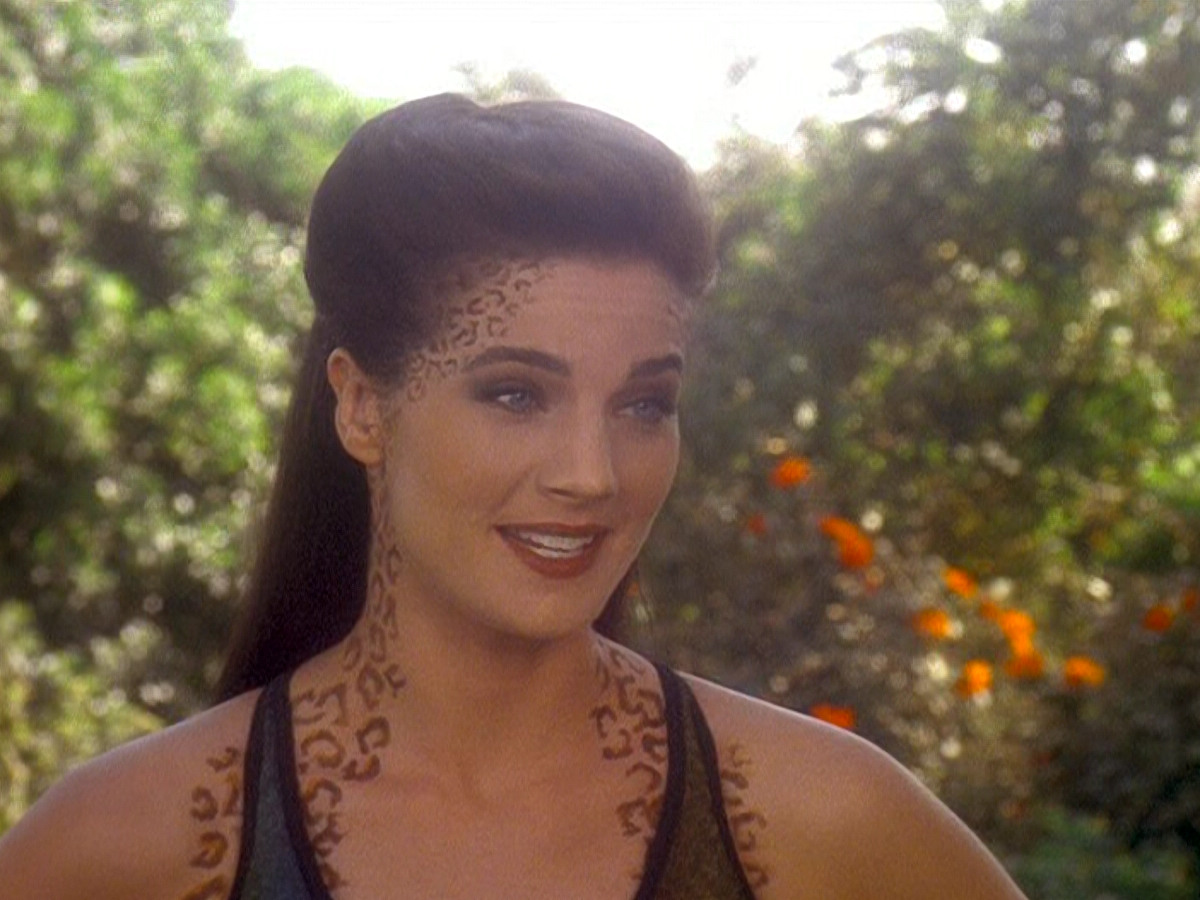 extant_StarTrek_DS9_5x07-LetHeWhoIsWithoutSin_01053.jpg