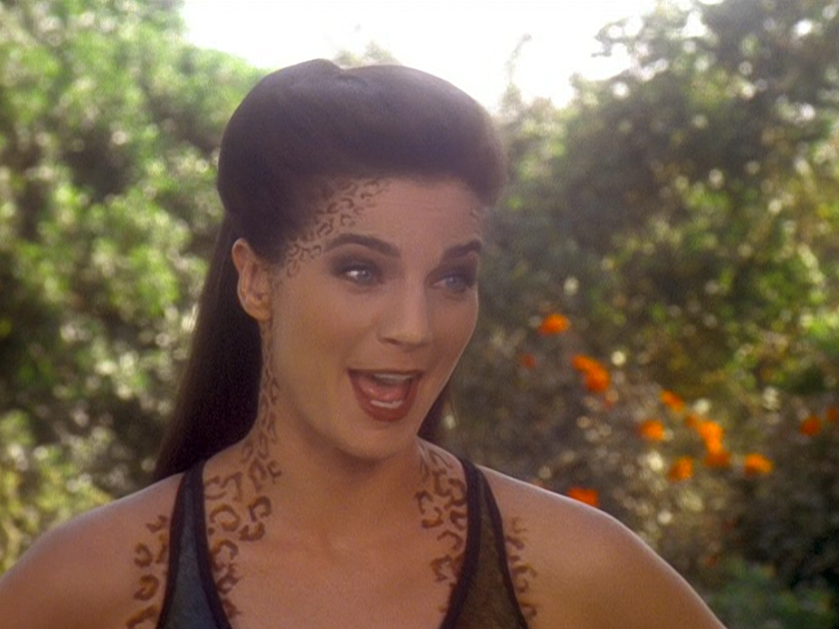 extant_StarTrek_DS9_5x07-LetHeWhoIsWithoutSin_01054.jpg