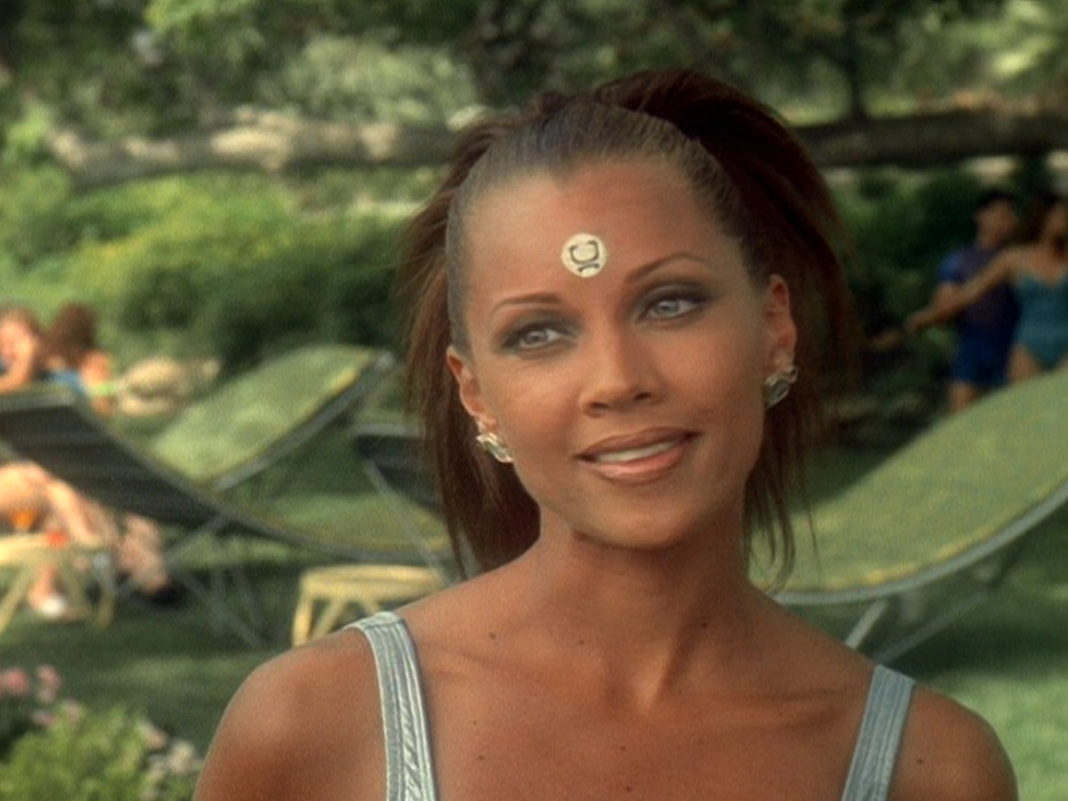 extant_StarTrek_DS9_5x07-LetHeWhoIsWithoutSin_01063.jpg