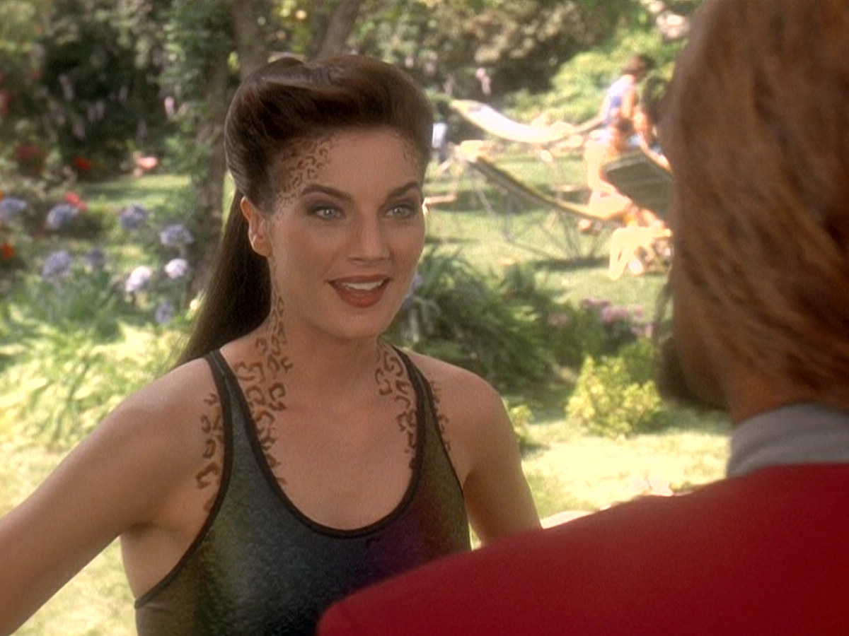 extant_StarTrek_DS9_5x07-LetHeWhoIsWithoutSin_01121.jpg