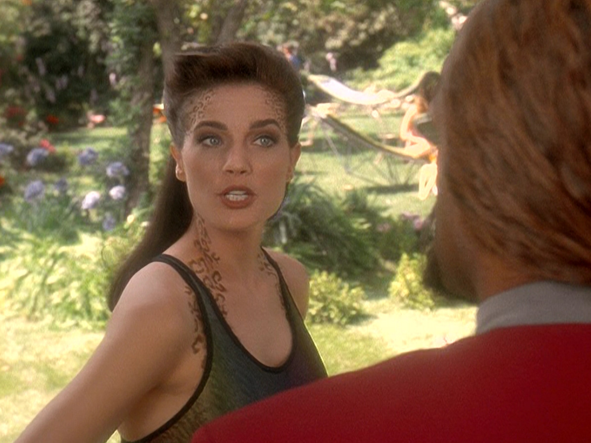extant_StarTrek_DS9_5x07-LetHeWhoIsWithoutSin_01163.jpg