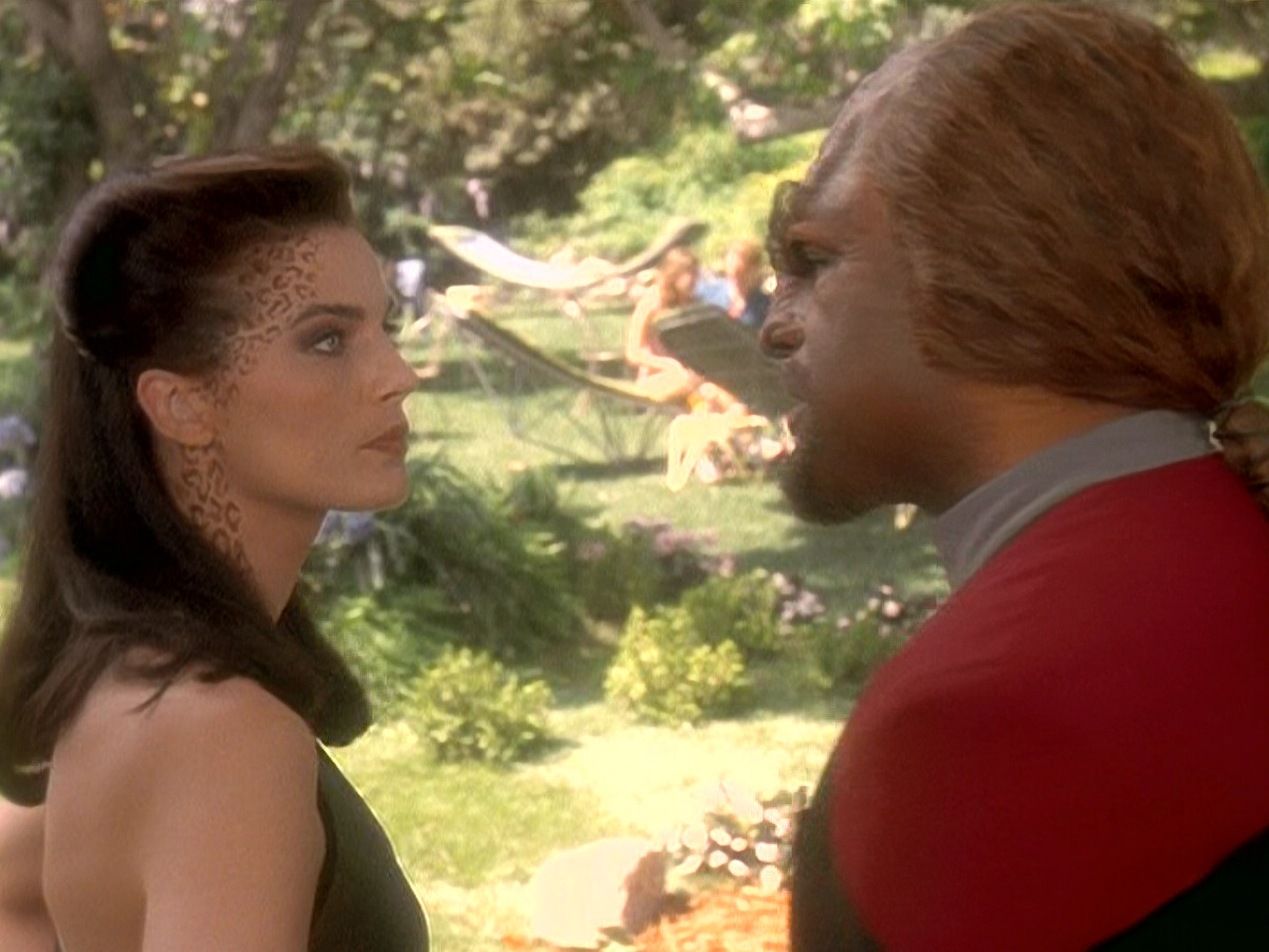 extant_StarTrek_DS9_5x07-LetHeWhoIsWithoutSin_01166.jpg